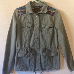 Women’s cargo jacket with fabric detail